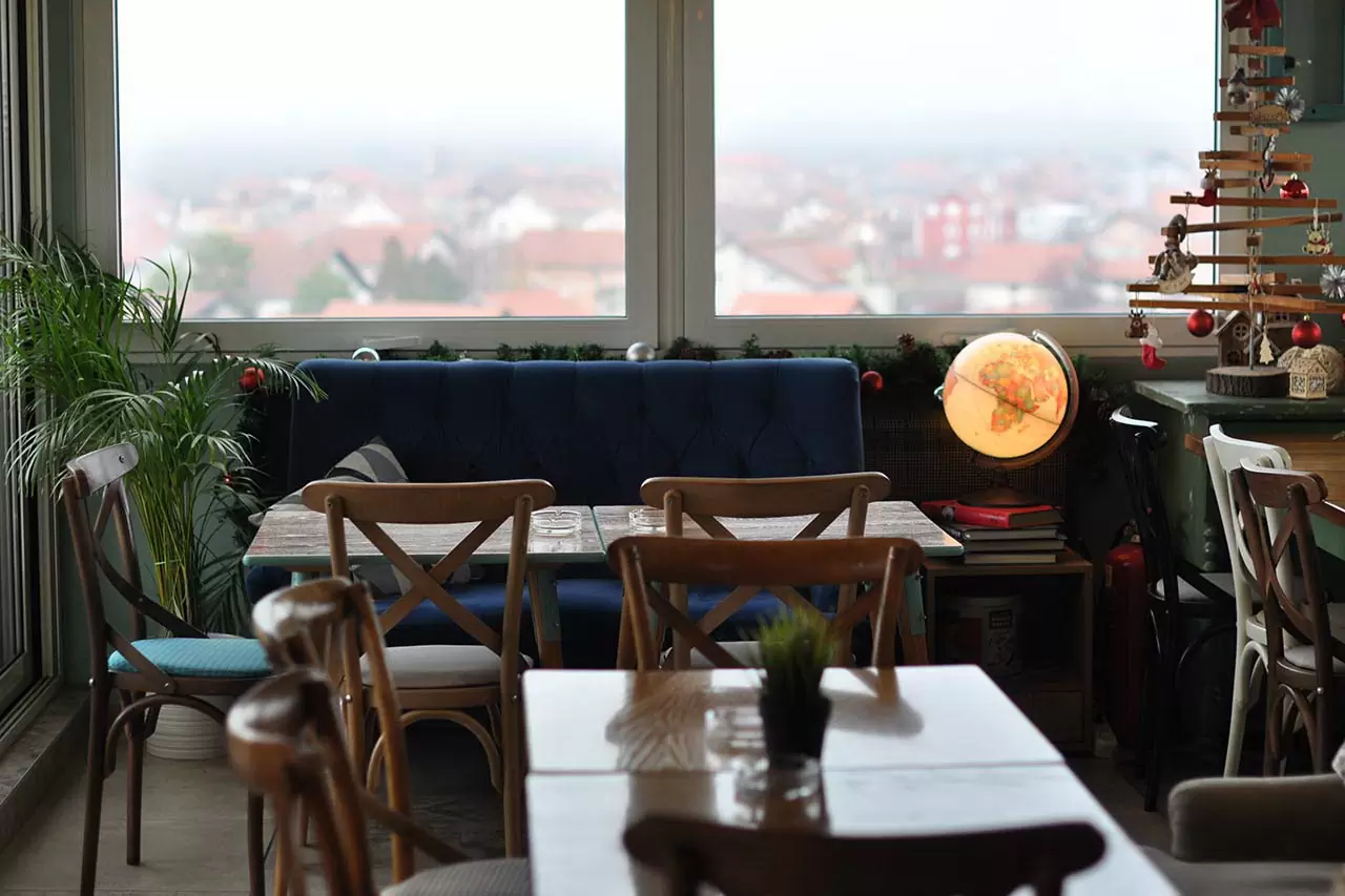 Caffe Restoran Lola Almost Home Borča (7)