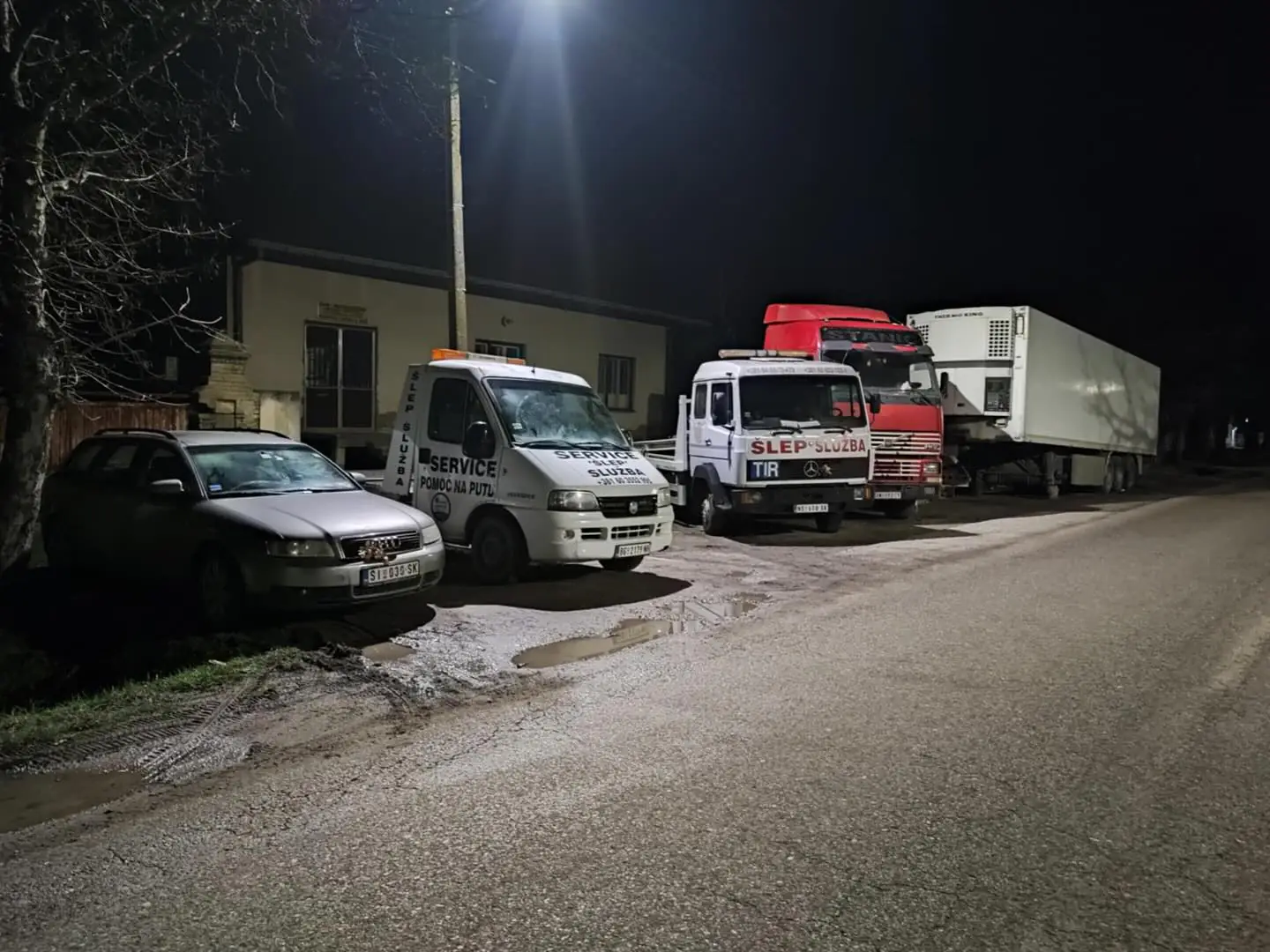 auto-servis-i-slep-sluzba-radmanovic-7